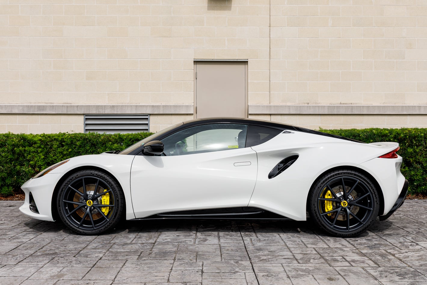 2027 Lotus EMIRA V6 SE