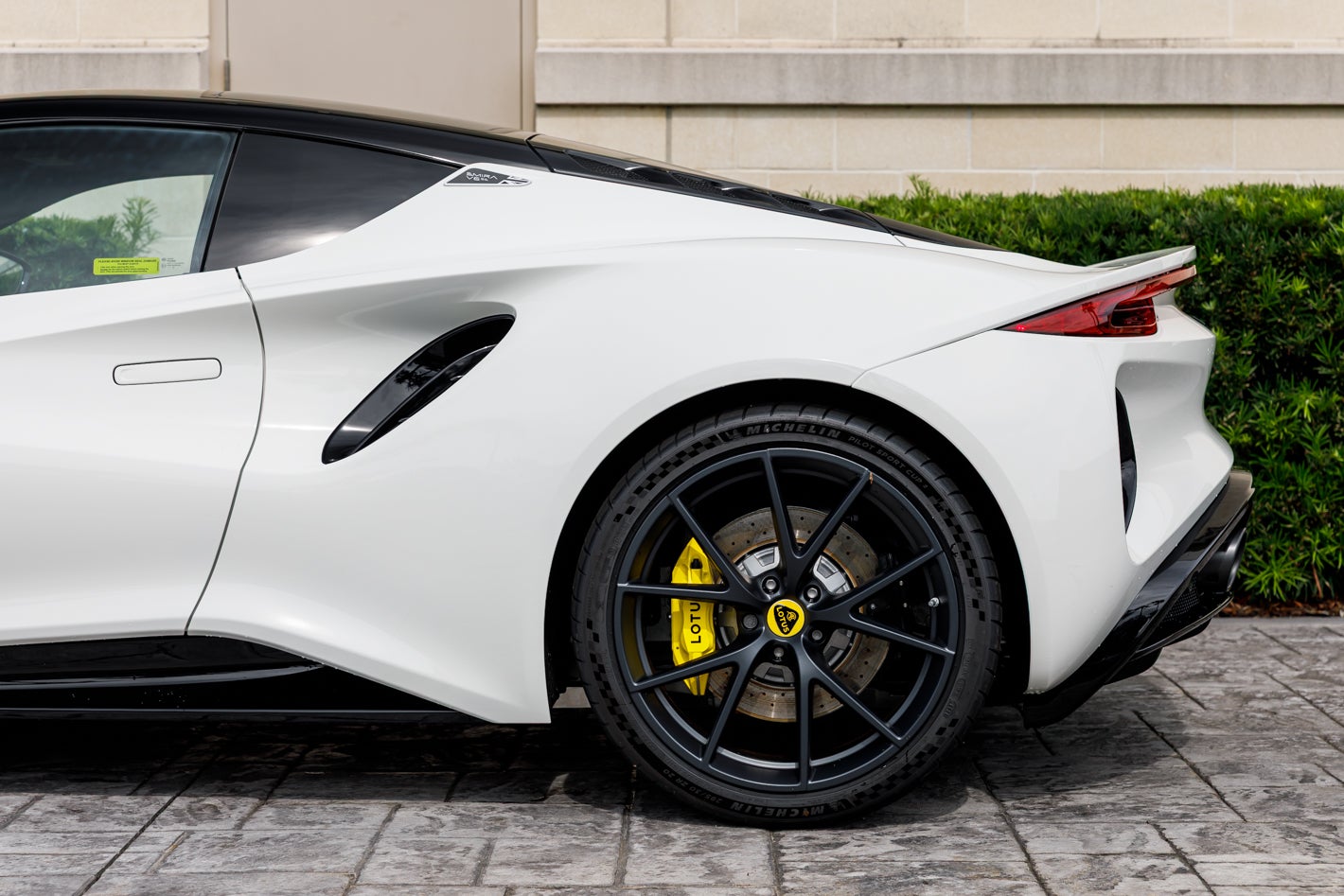 2027 Lotus EMIRA V6 SE