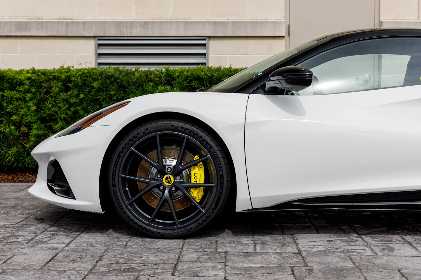 2027 Lotus EMIRA V6 SE