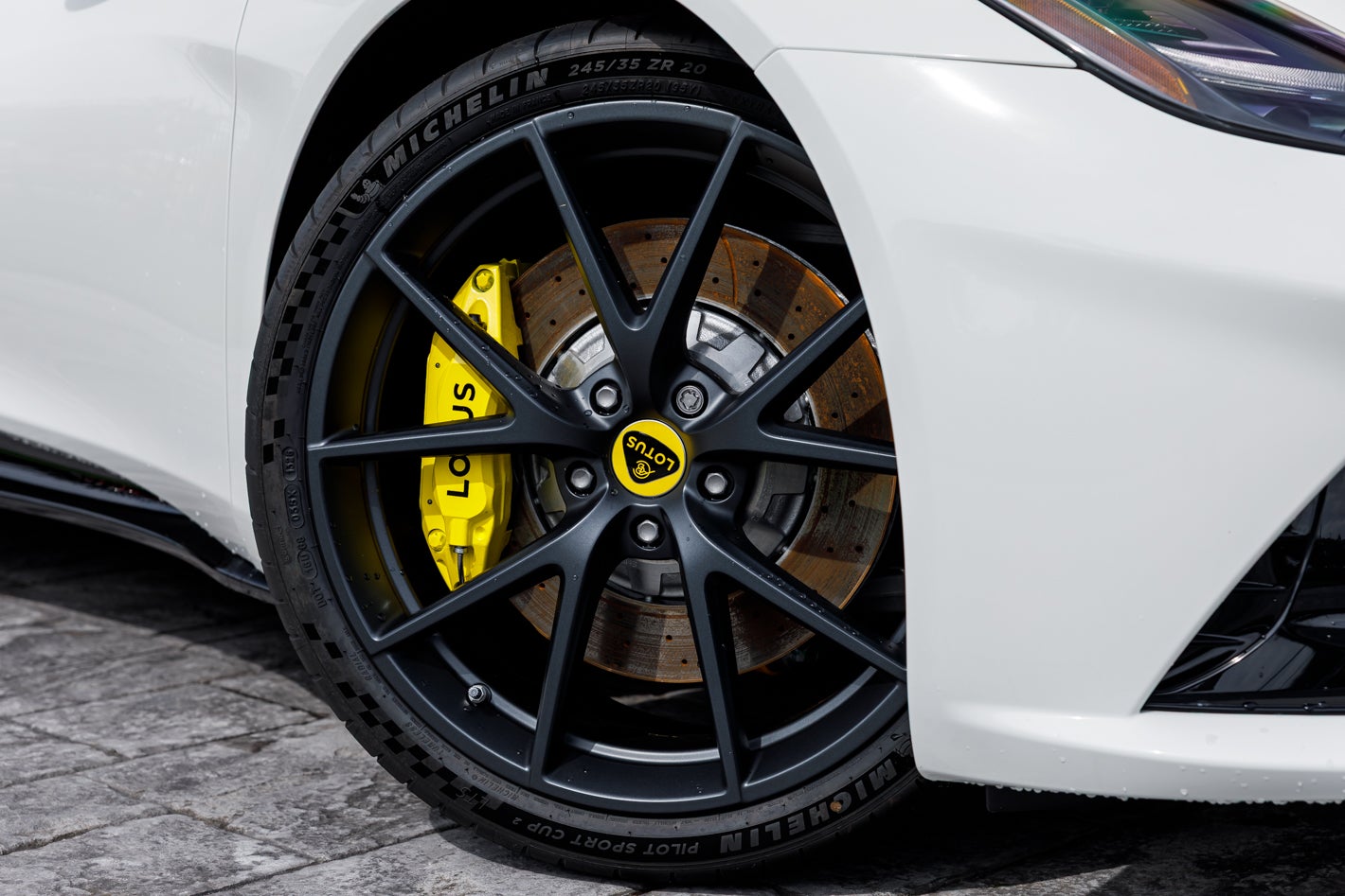 2027 Lotus EMIRA V6 SE