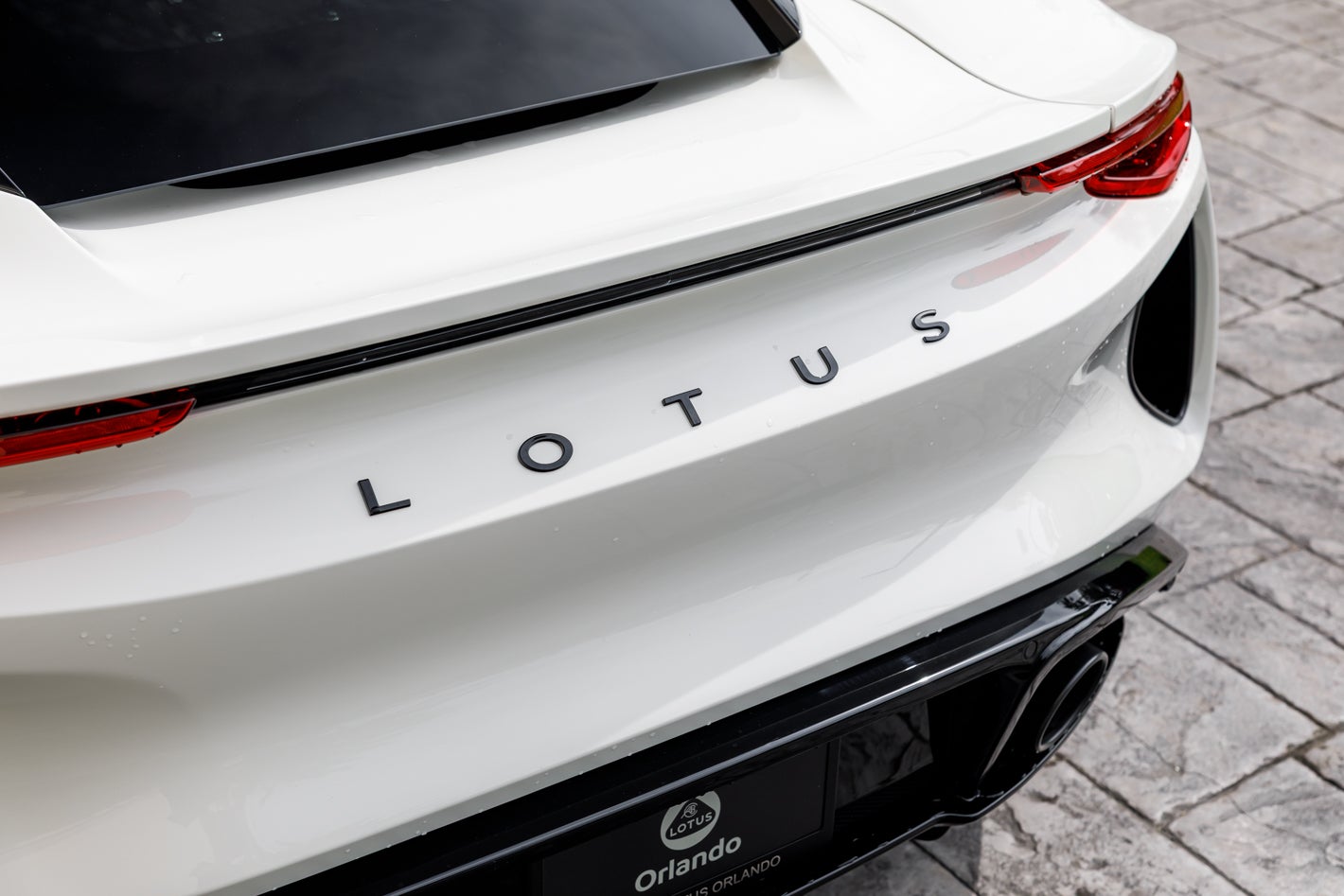 2027 Lotus EMIRA V6 SE