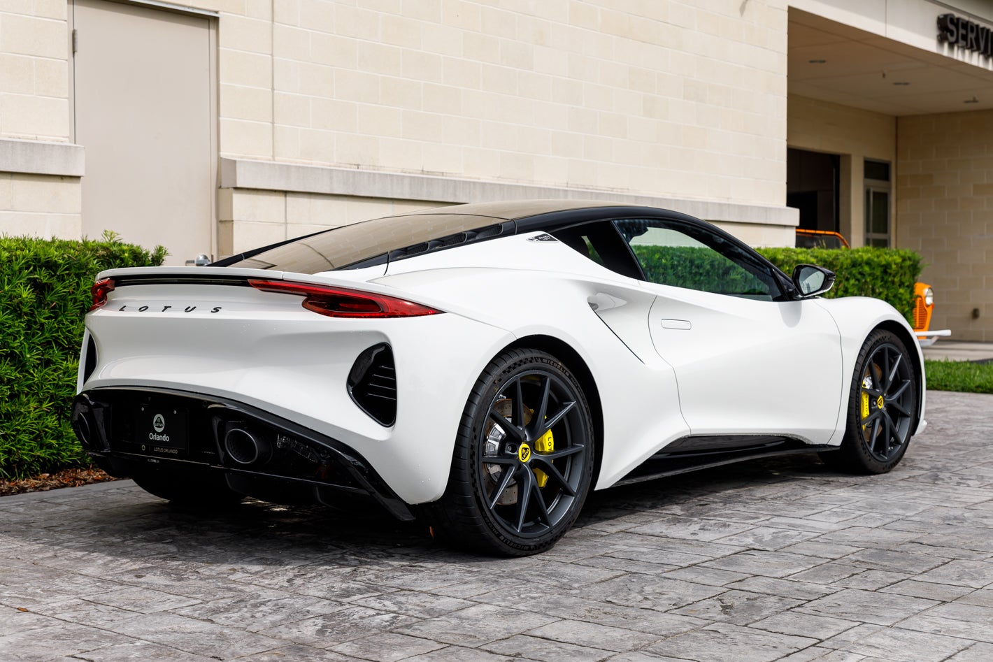 2027 Lotus EMIRA V6 SE