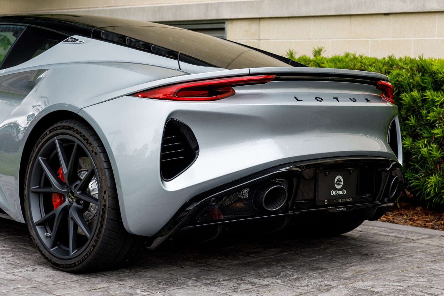 2027 Lotus EMIRA V6 SE