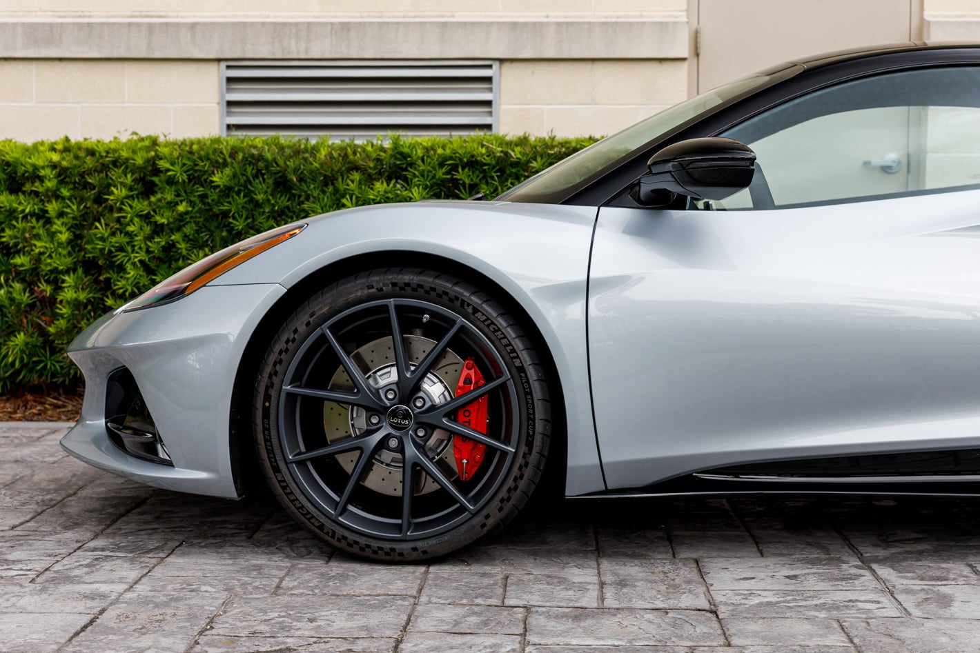 2027 Lotus EMIRA V6 SE