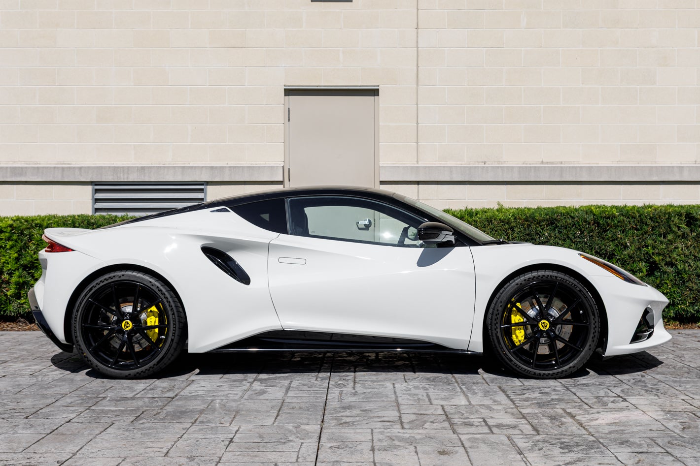 2027 Lotus EMIRA V6 SE