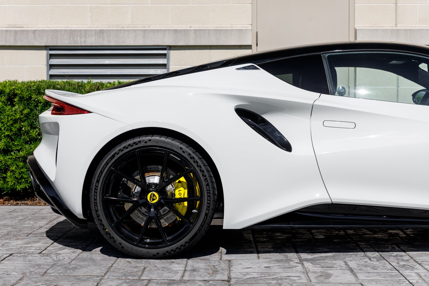 2027 Lotus EMIRA V6 SE