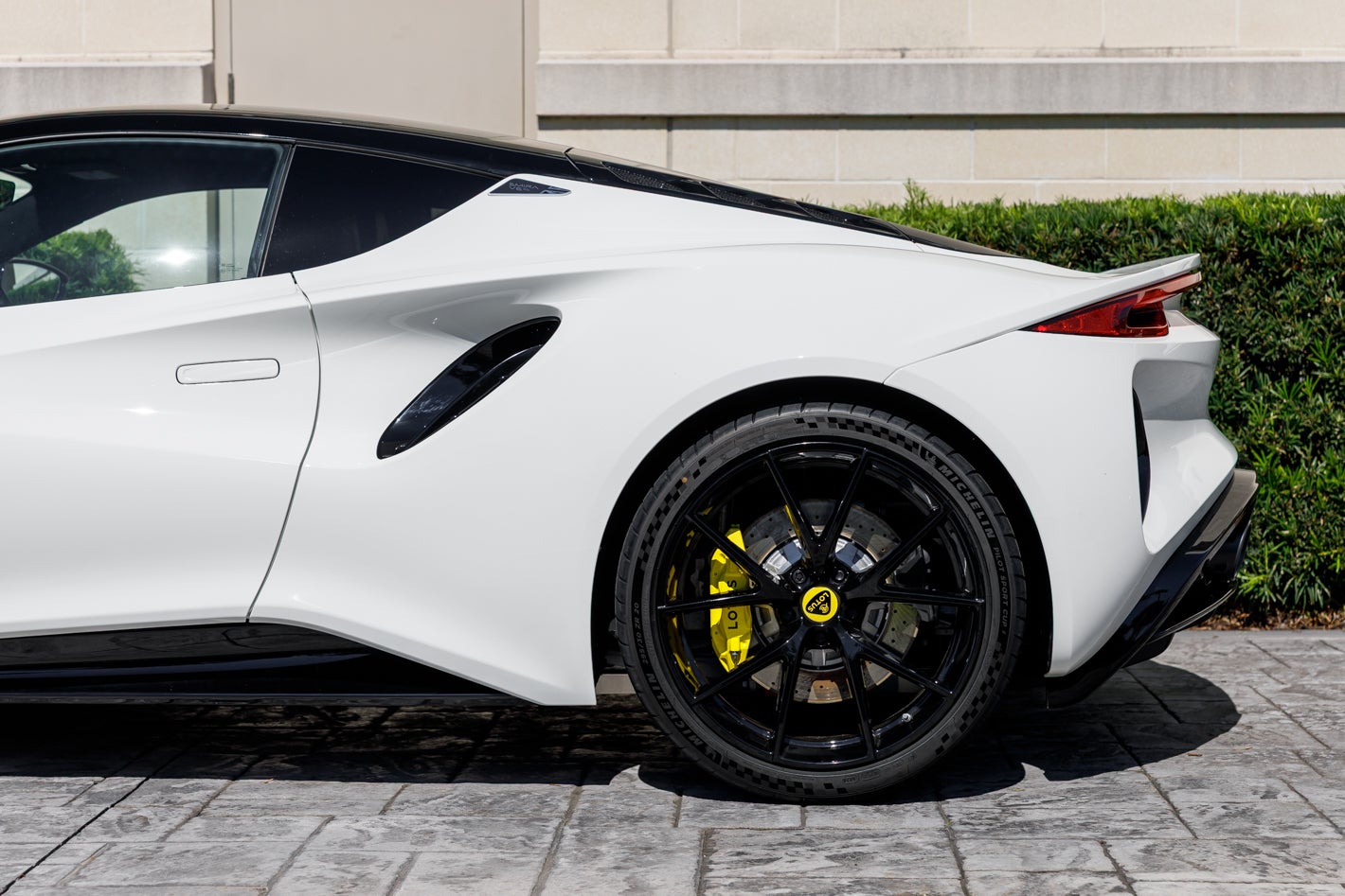 2027 Lotus EMIRA V6 SE