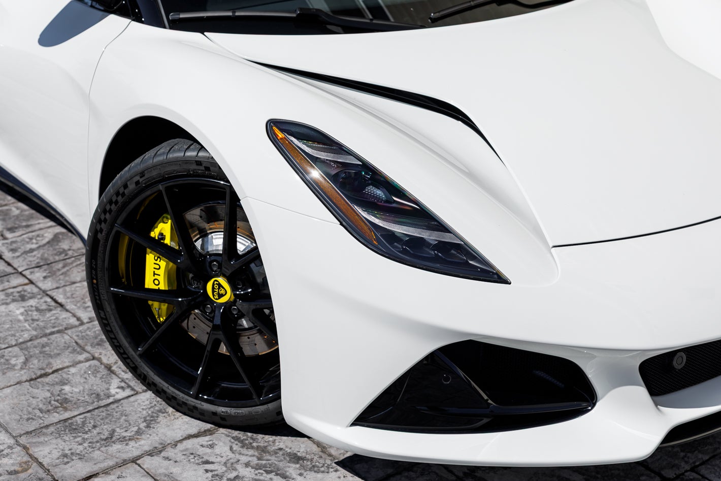 2027 Lotus EMIRA V6 SE