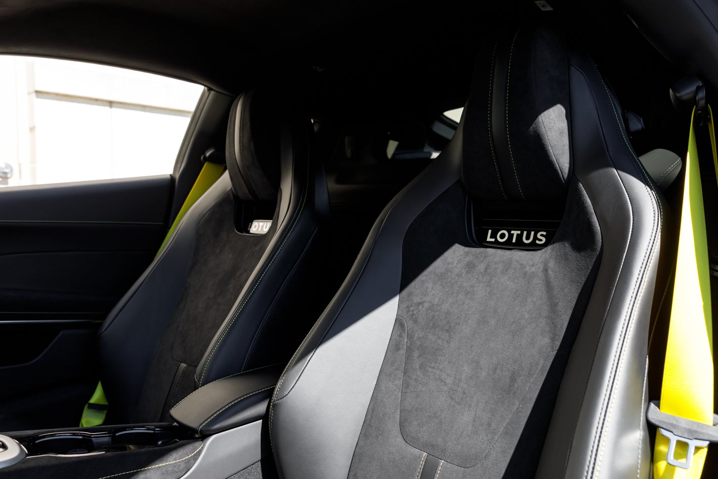 2027 Lotus EMIRA V6 SE