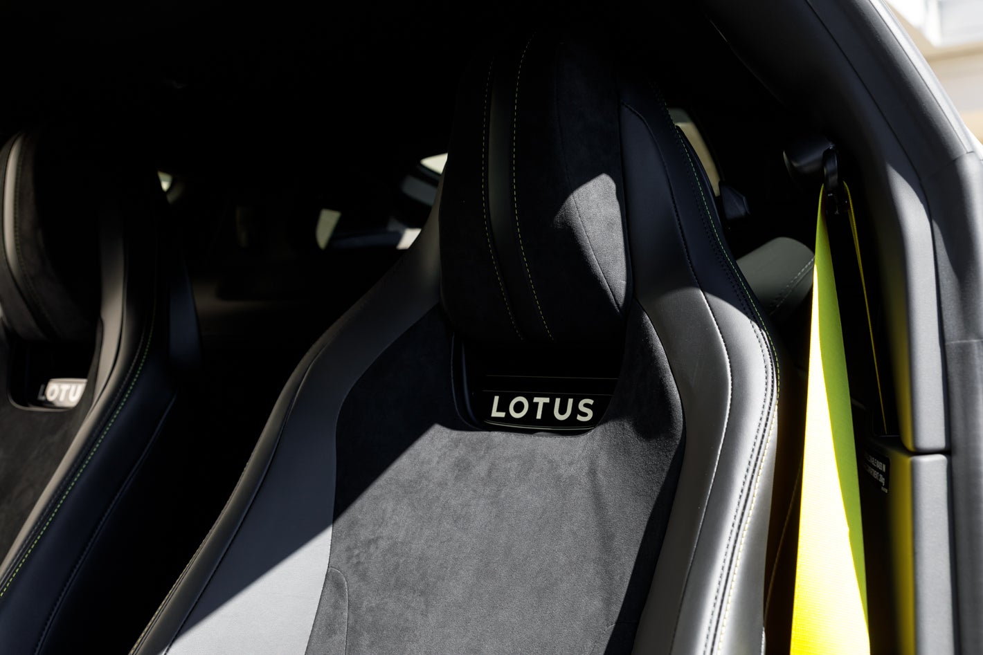 2027 Lotus EMIRA V6 SE