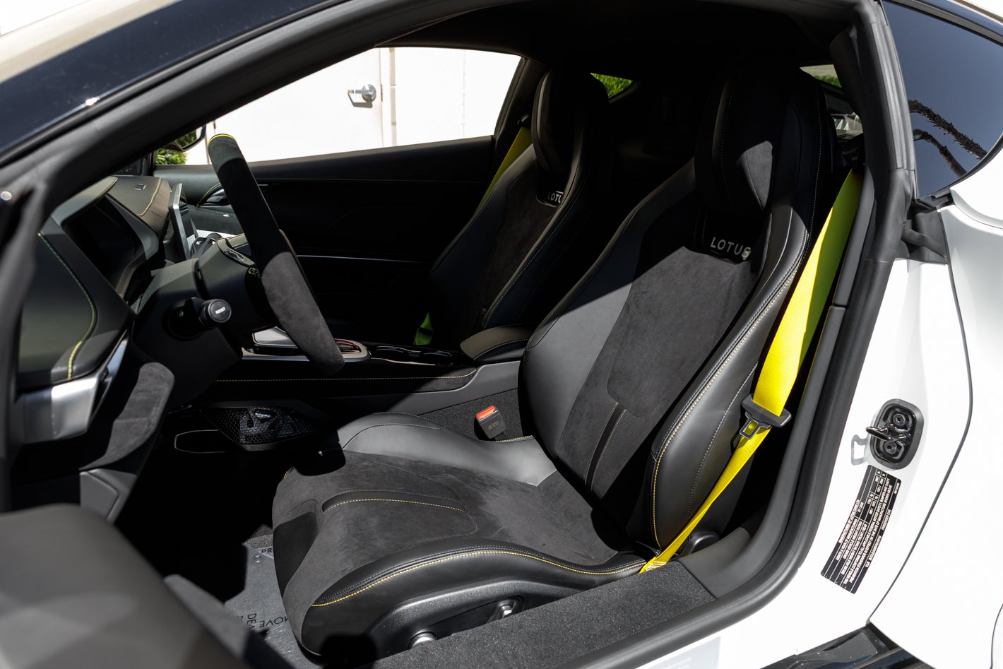 2027 Lotus EMIRA V6 SE