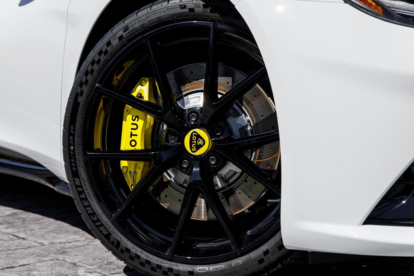 2027 Lotus EMIRA V6 SE