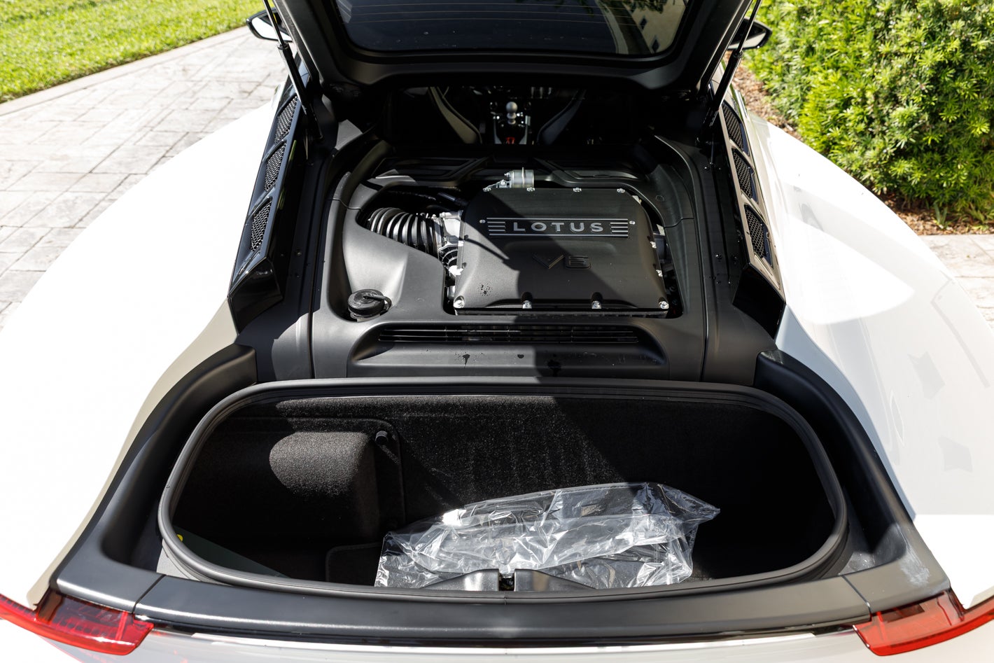 2027 Lotus EMIRA V6 SE