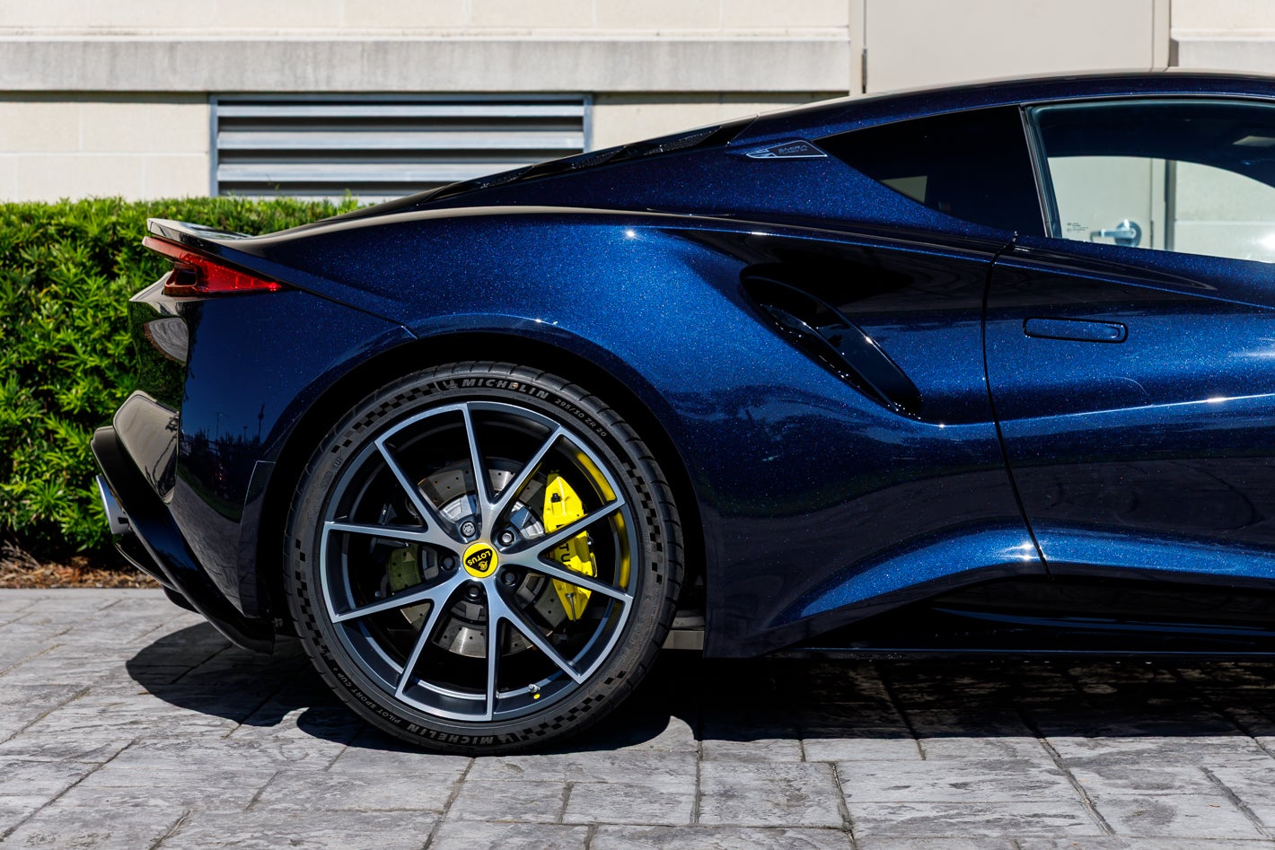 2027 Lotus EMIRA Turbo SE
