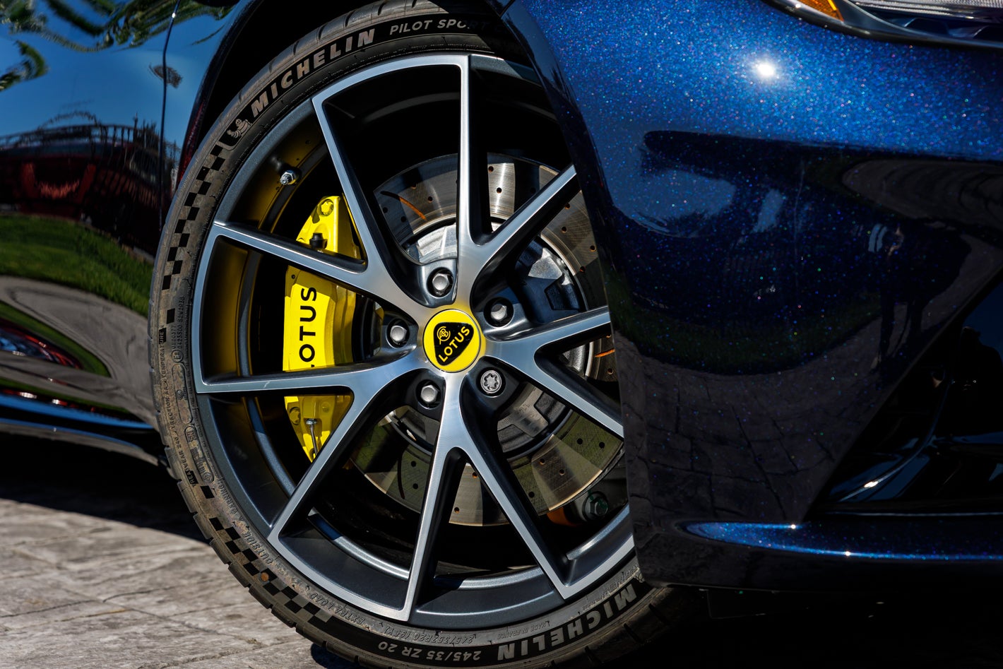 2027 Lotus EMIRA Turbo SE