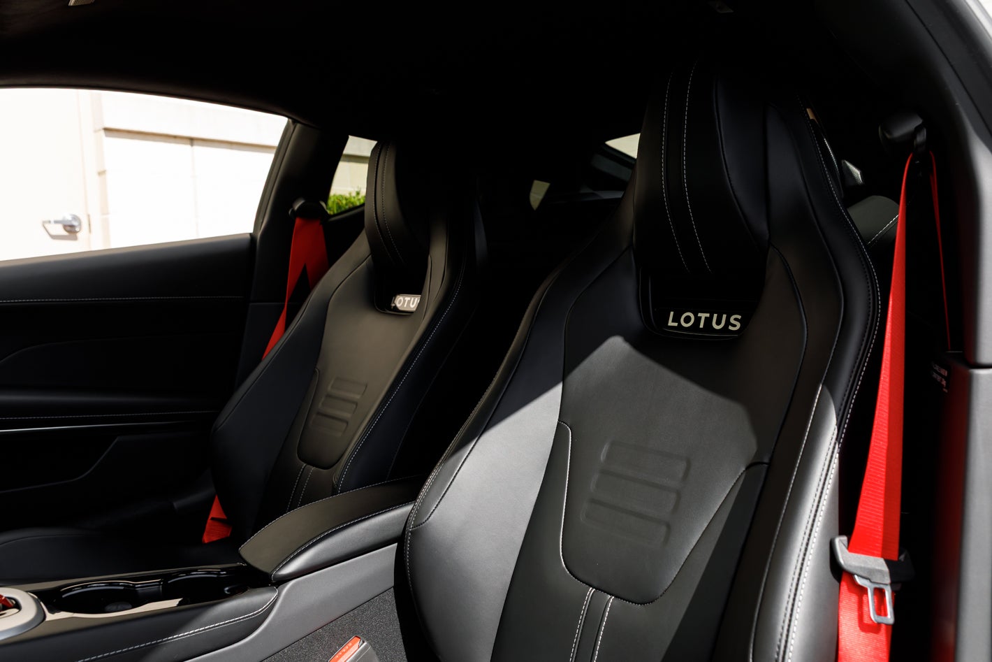 2027 Lotus EMIRA Turbo SE