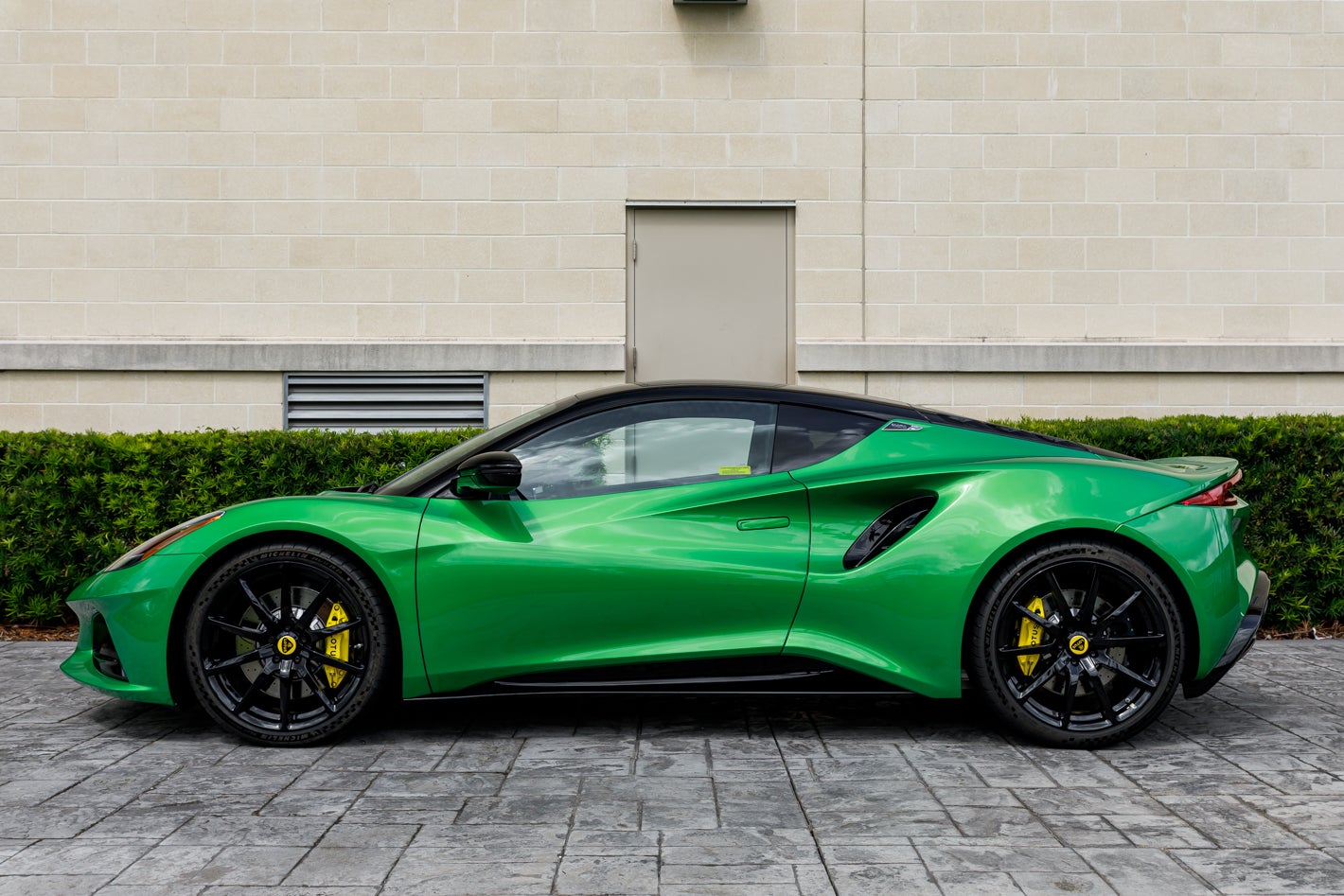 2027 Lotus EMIRA Turbo SE