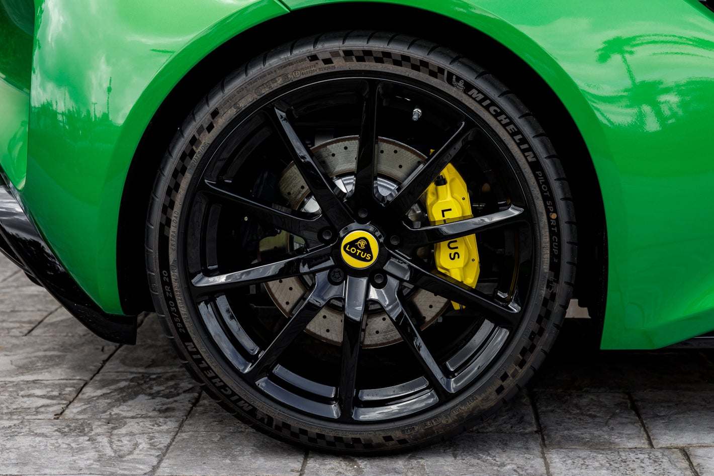 2027 Lotus EMIRA Turbo SE