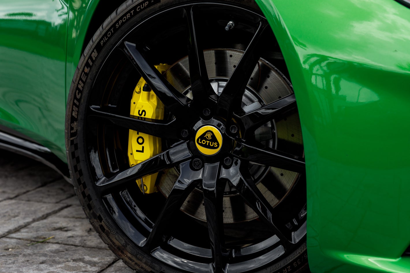 2027 Lotus EMIRA Turbo SE