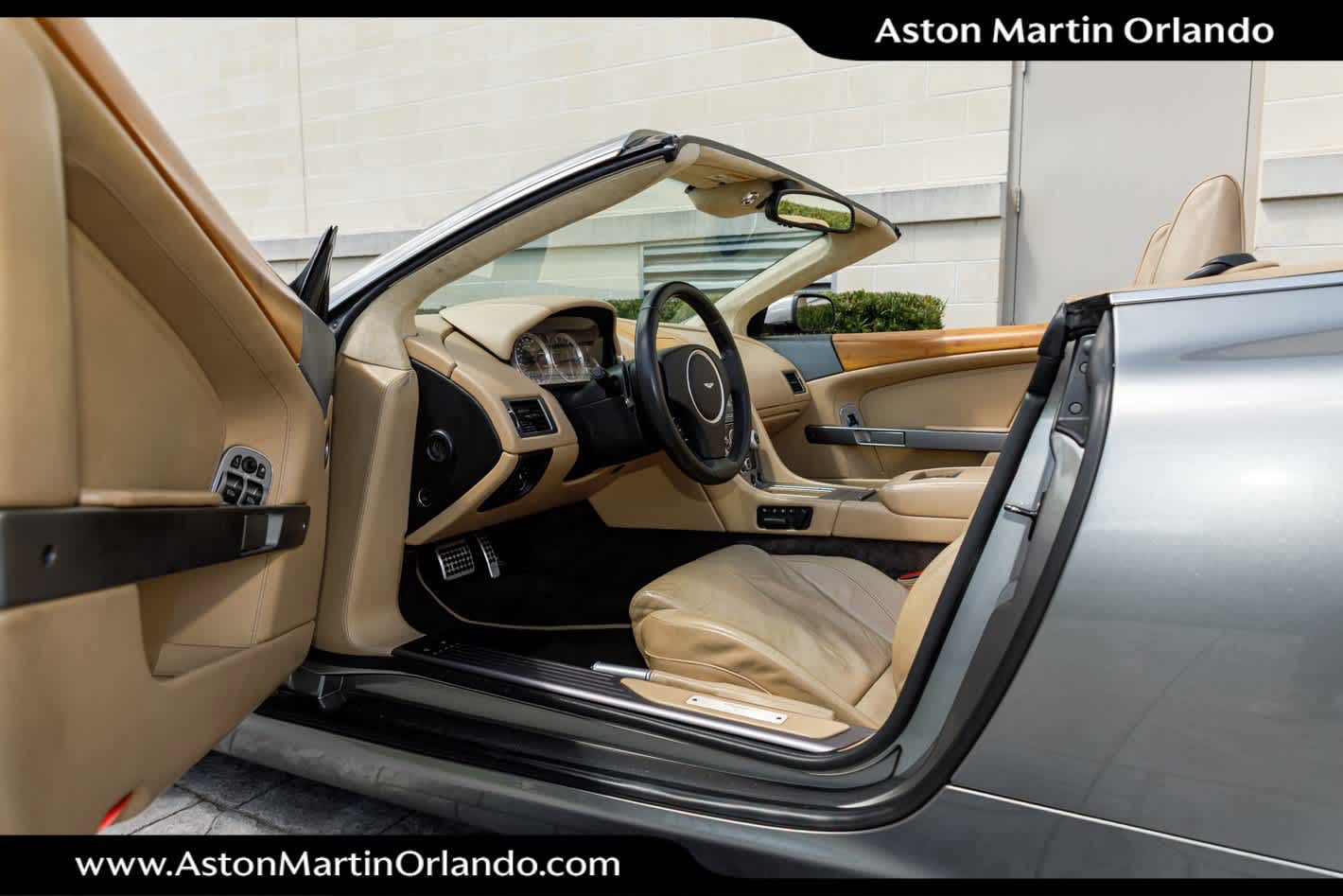 2009 Aston Martin DB9 2dr Volante Auto