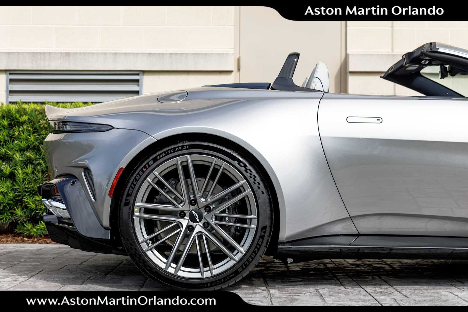 2026 Aston Martin Vantage Roadster