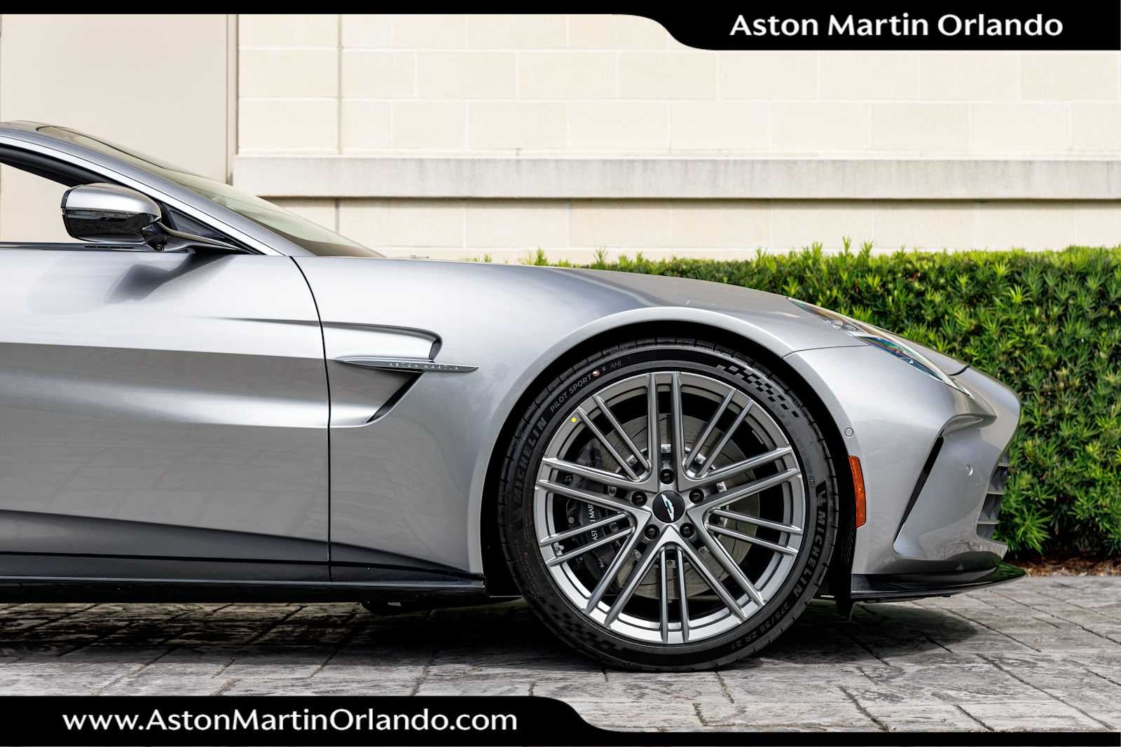 2026 Aston Martin Vantage Roadster