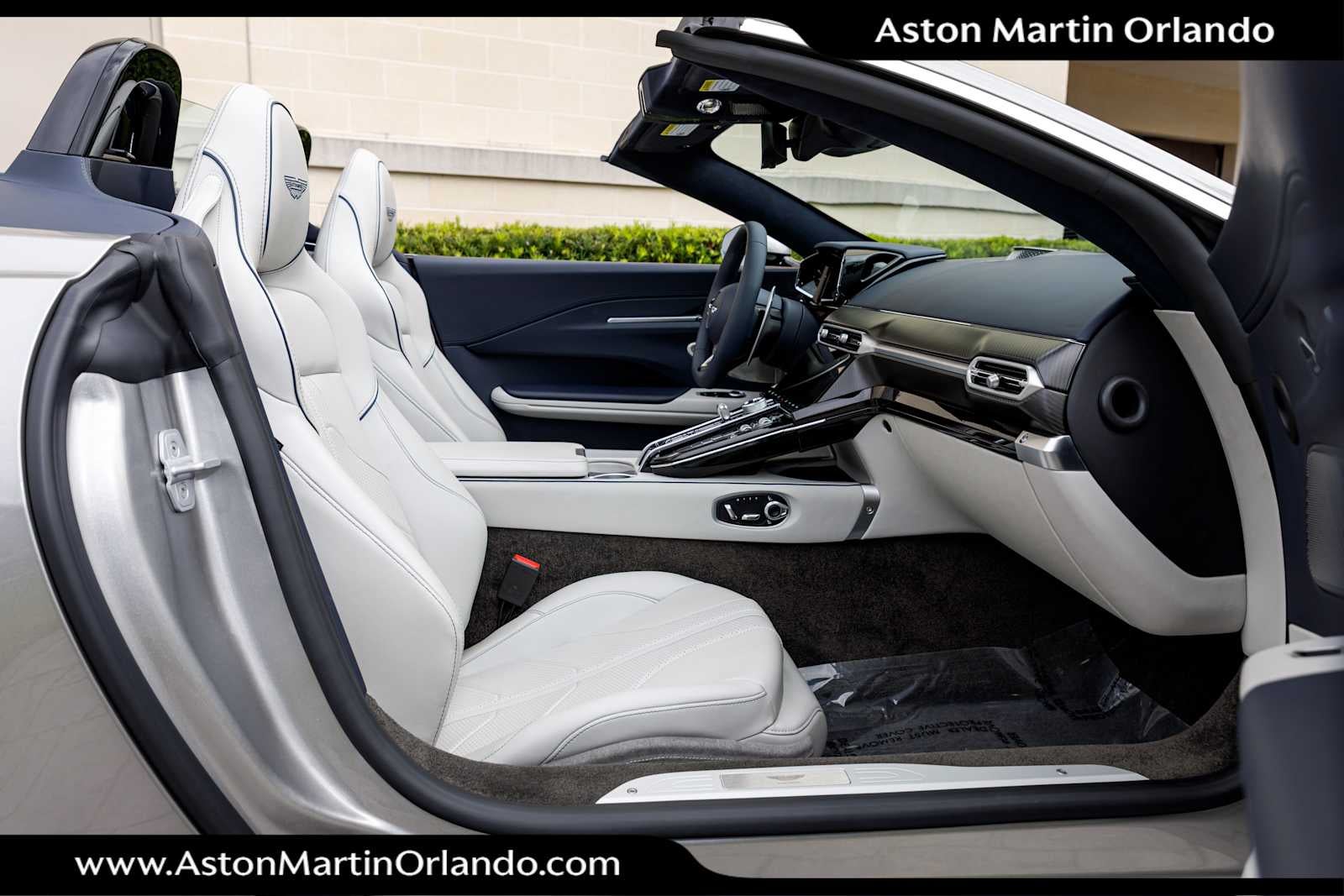 2026 Aston Martin Vantage Roadster