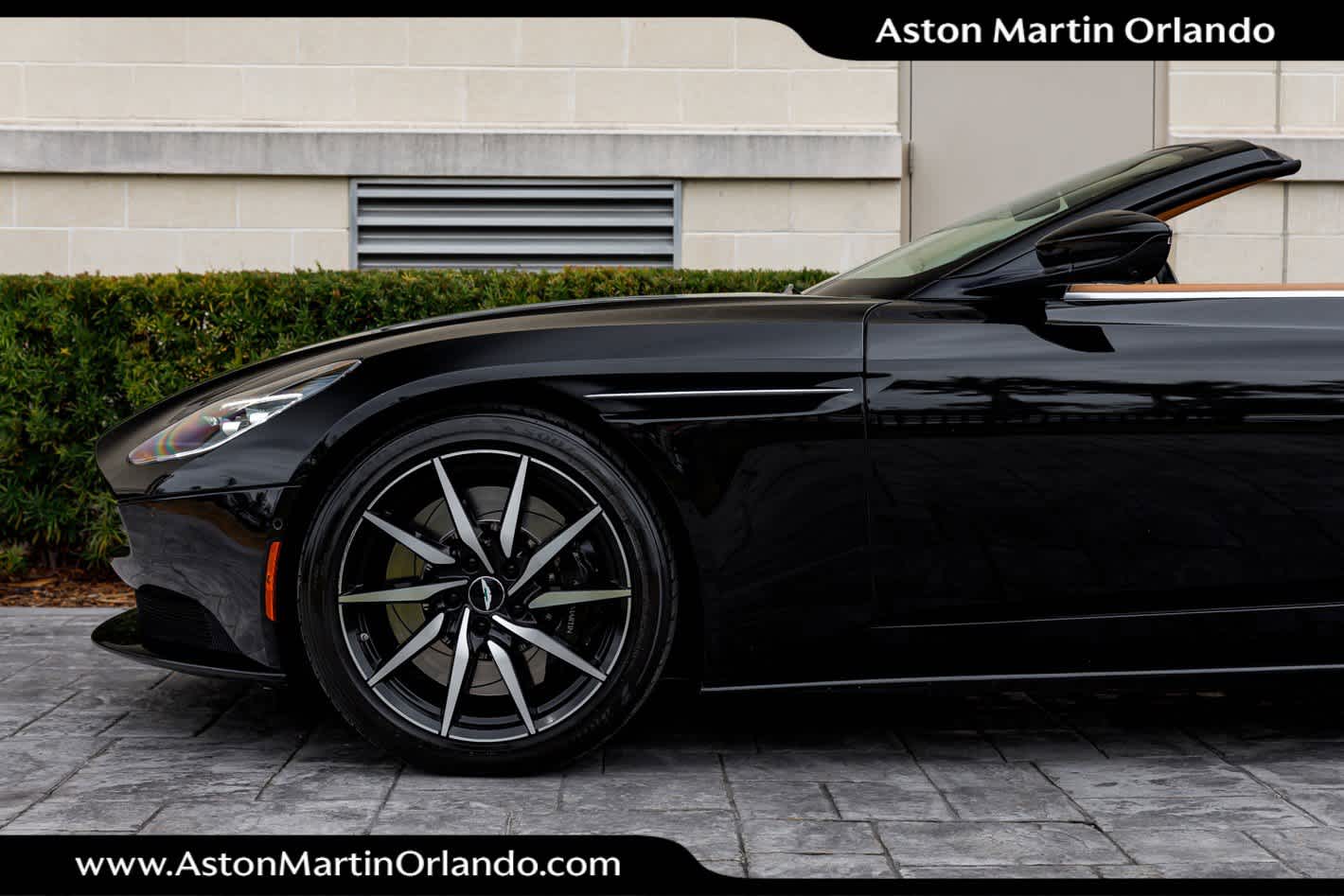 2019 Aston Martin DB11 Base