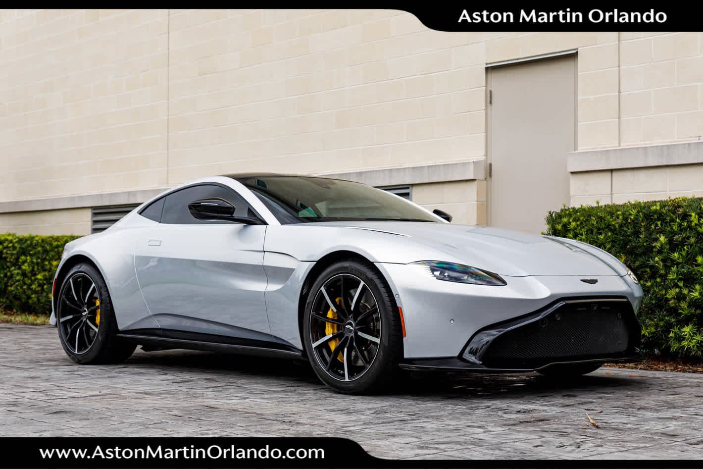 2022 Aston Martin Vantage Base