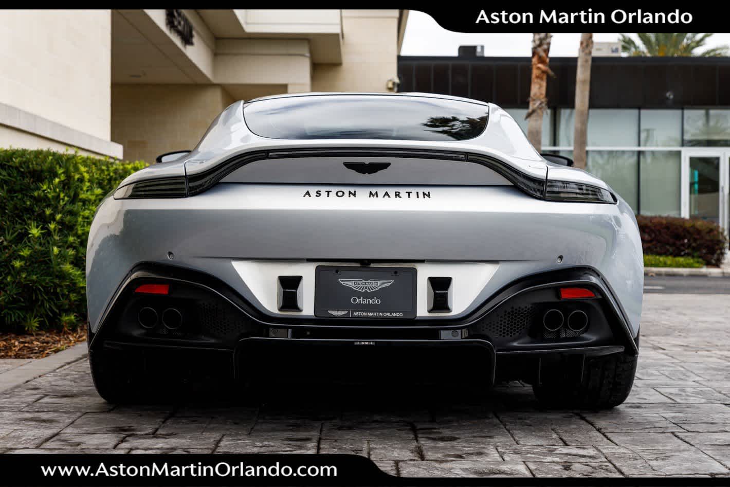 2022 Aston Martin Vantage Base