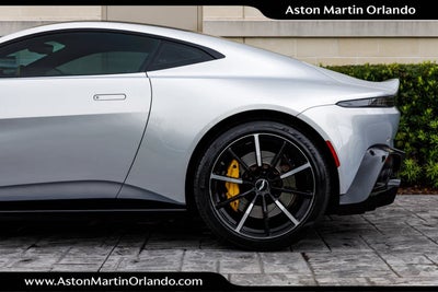2022 Aston Martin Vantage Base