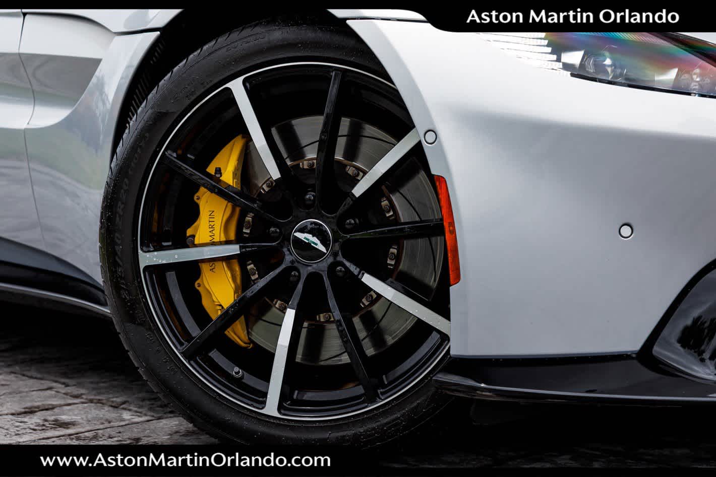 2022 Aston Martin Vantage Base