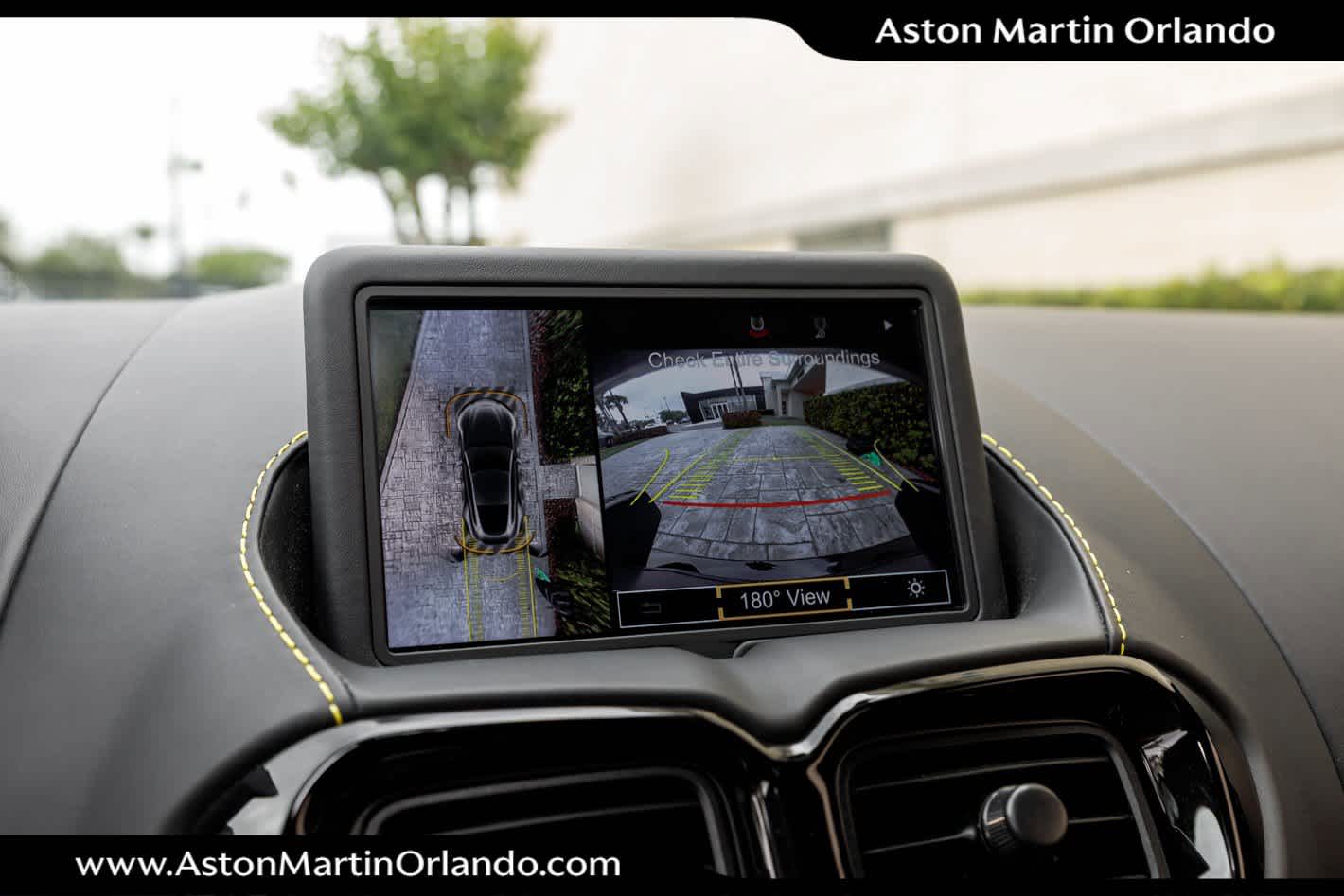 2022 Aston Martin Vantage Base