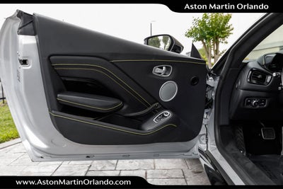 2022 Aston Martin Vantage Base
