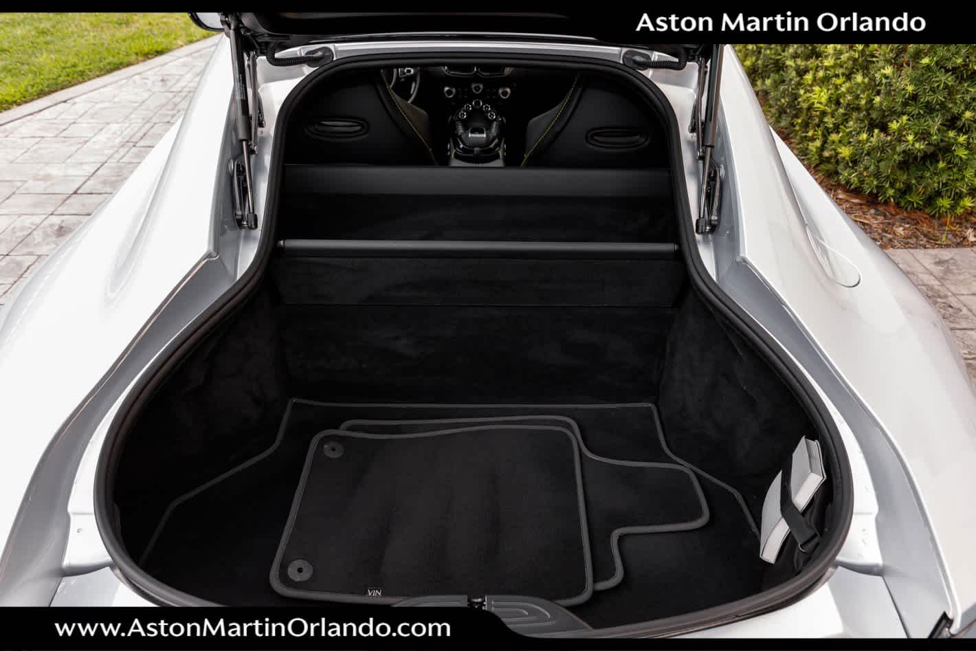 2022 Aston Martin Vantage Base