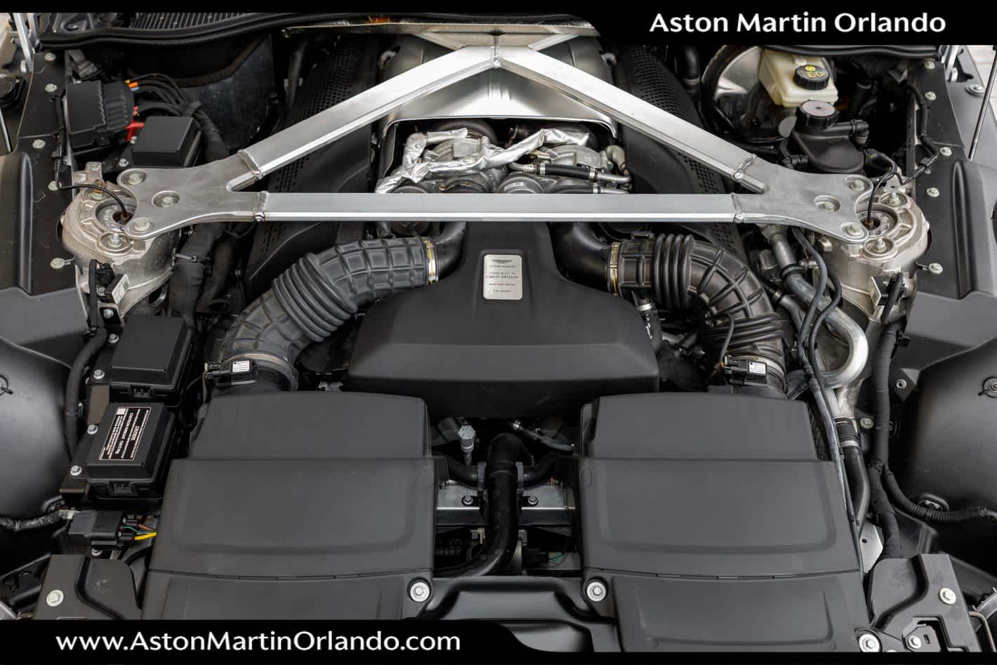 2022 Aston Martin Vantage Base