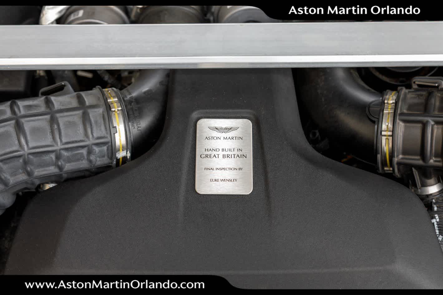 2022 Aston Martin Vantage Base