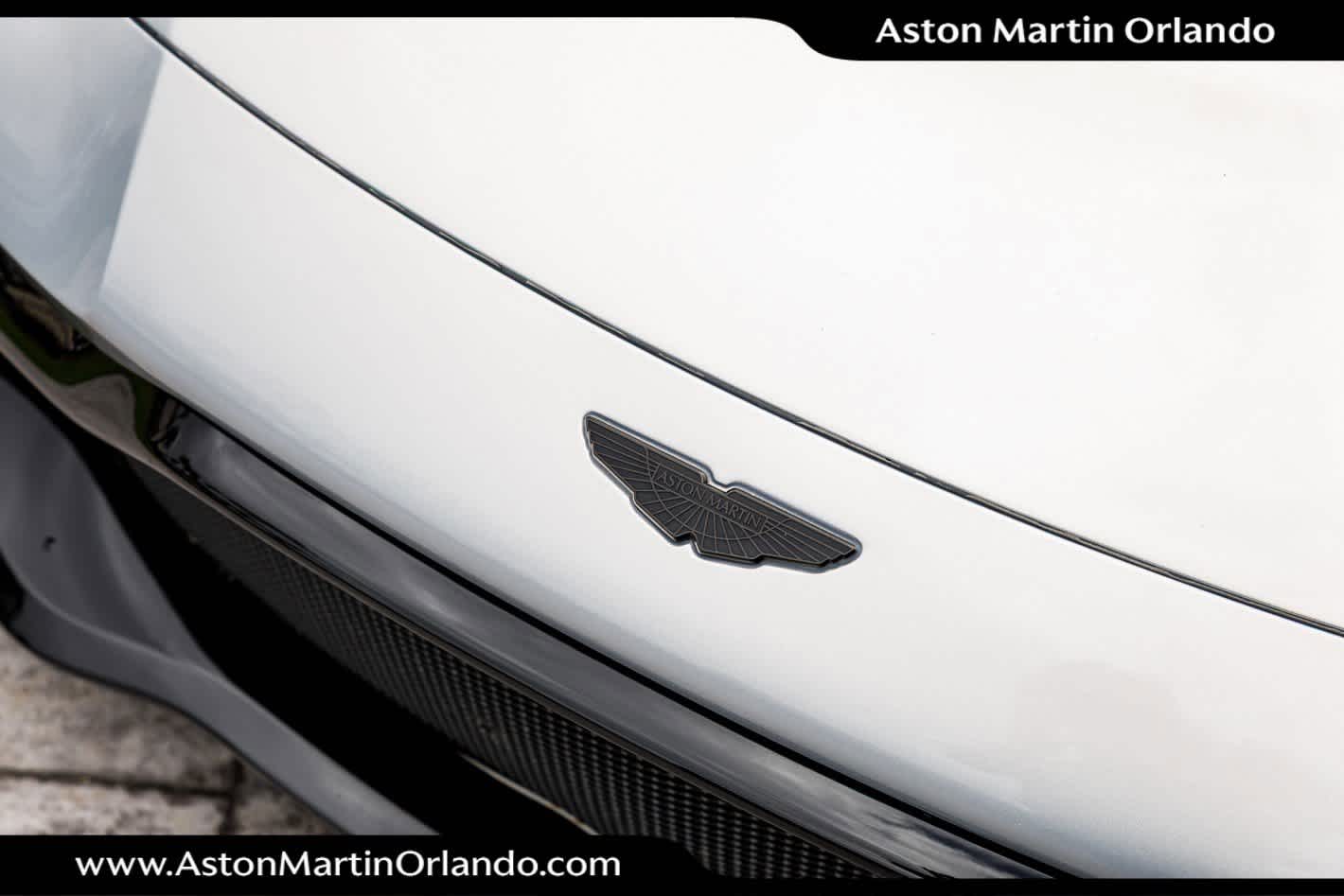 2022 Aston Martin Vantage Base