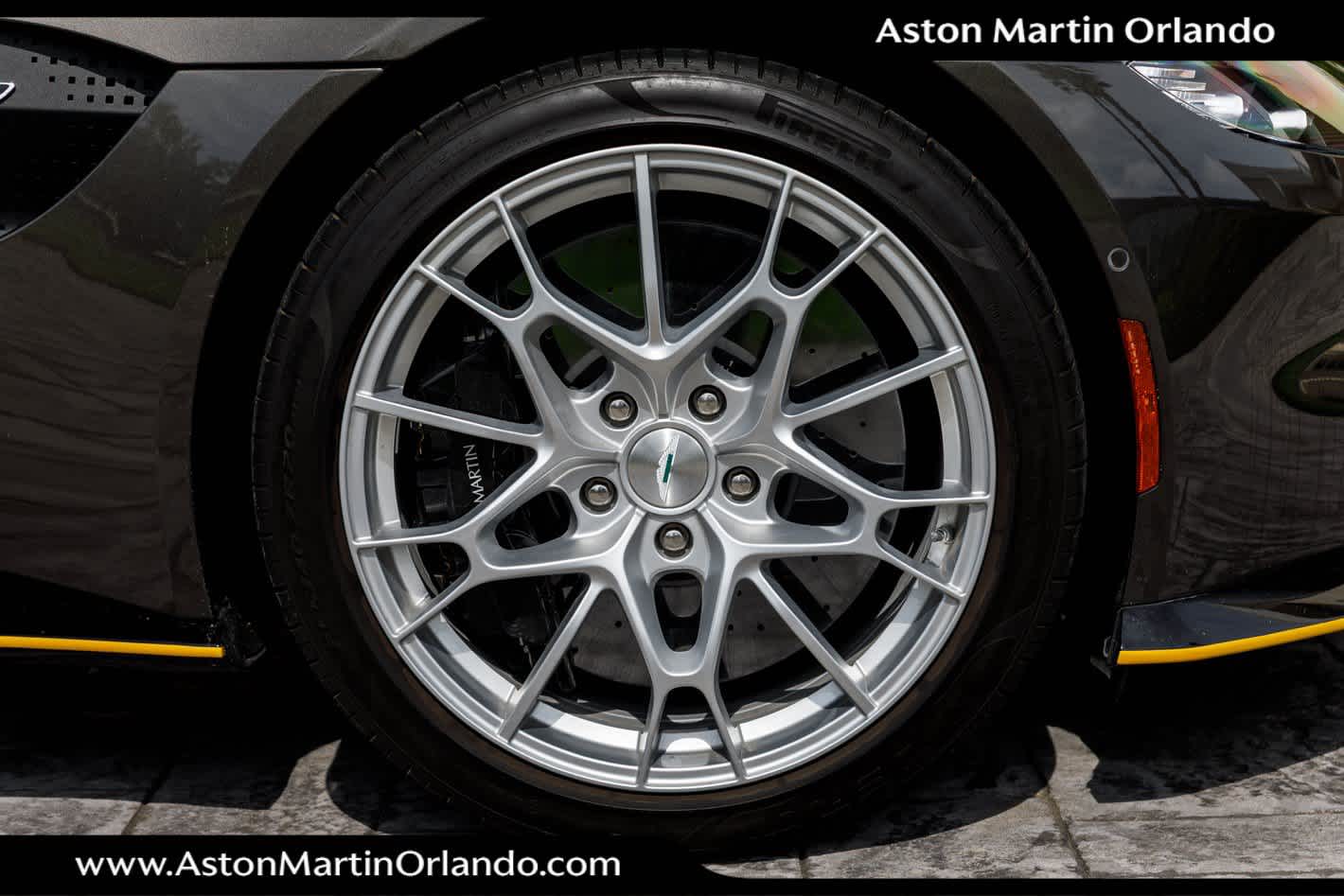2021 Aston Martin Vantage Base