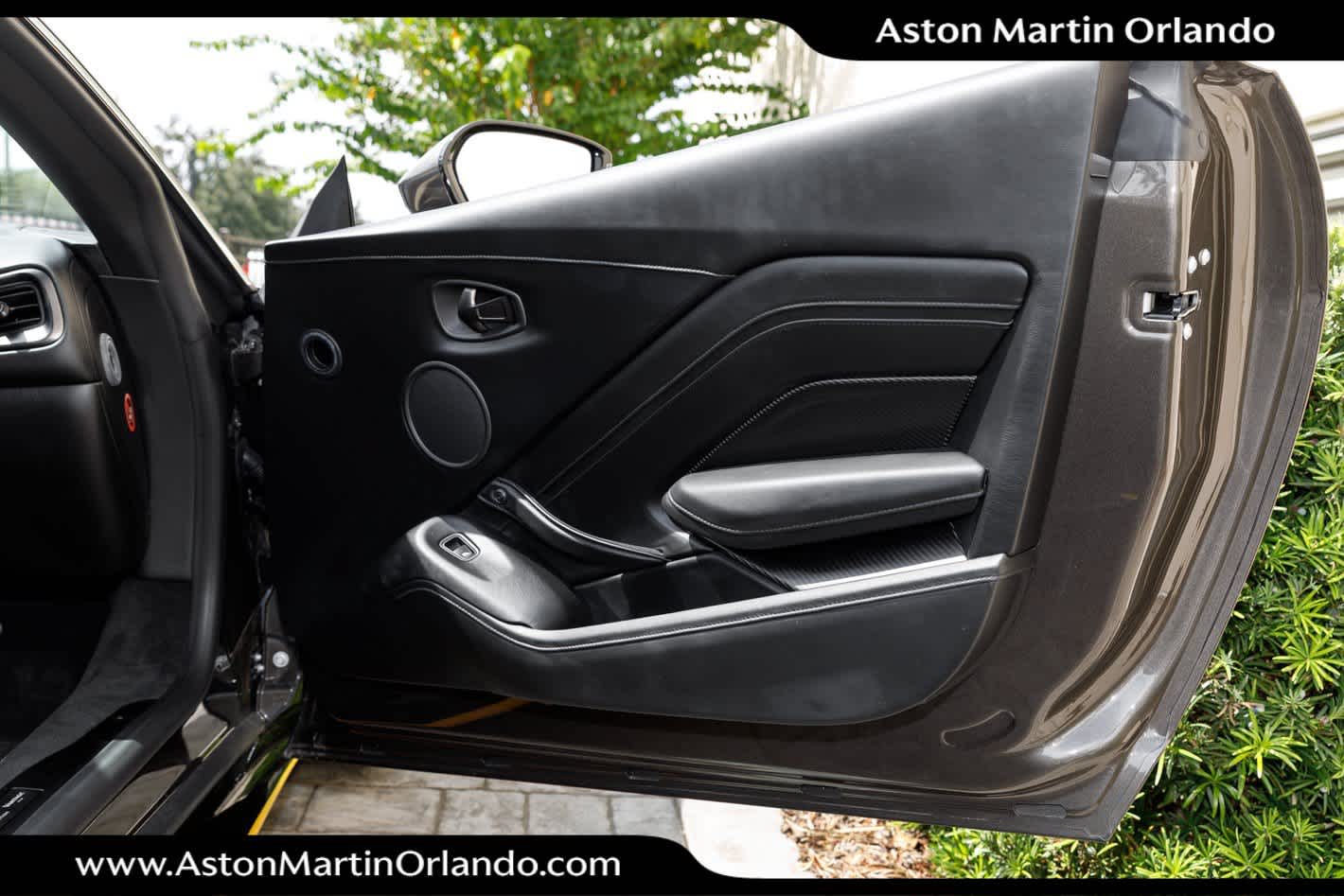 2021 Aston Martin Vantage Base