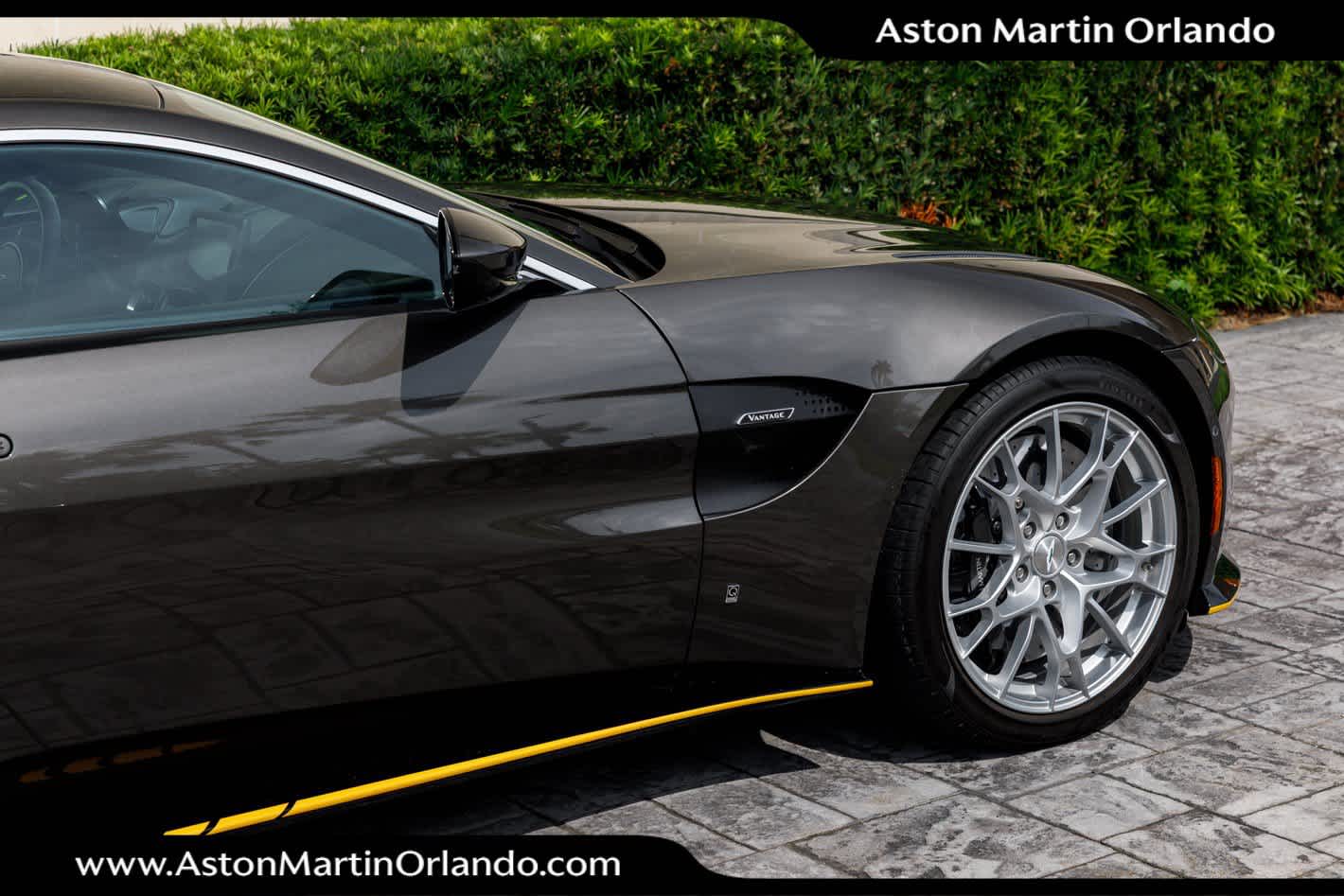 2021 Aston Martin Vantage Base