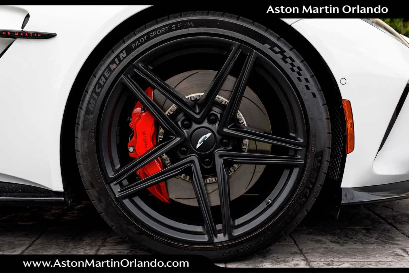 2025 Aston Martin Vantage Base