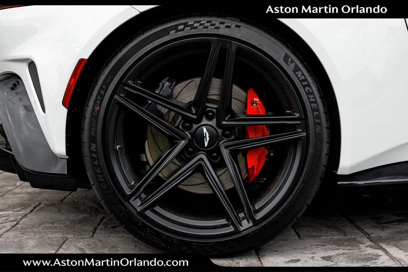 2025 Aston Martin Vantage Base