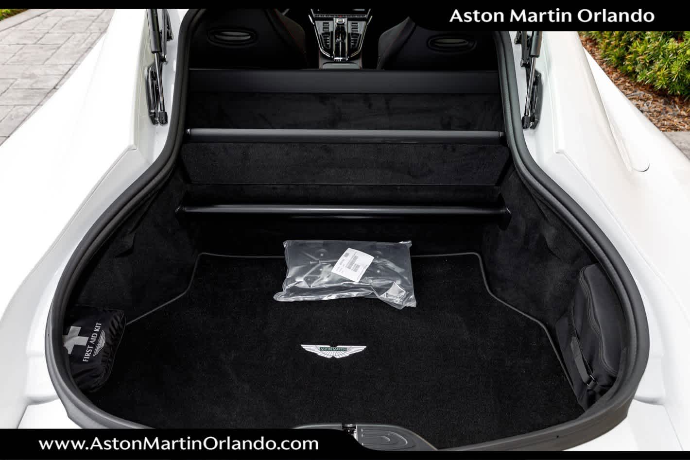 2025 Aston Martin Vantage Base