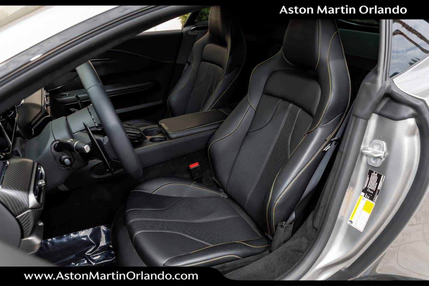 2025 Aston Martin Vantage Base