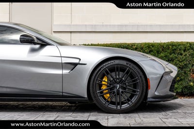 2025 Aston Martin Vantage Base