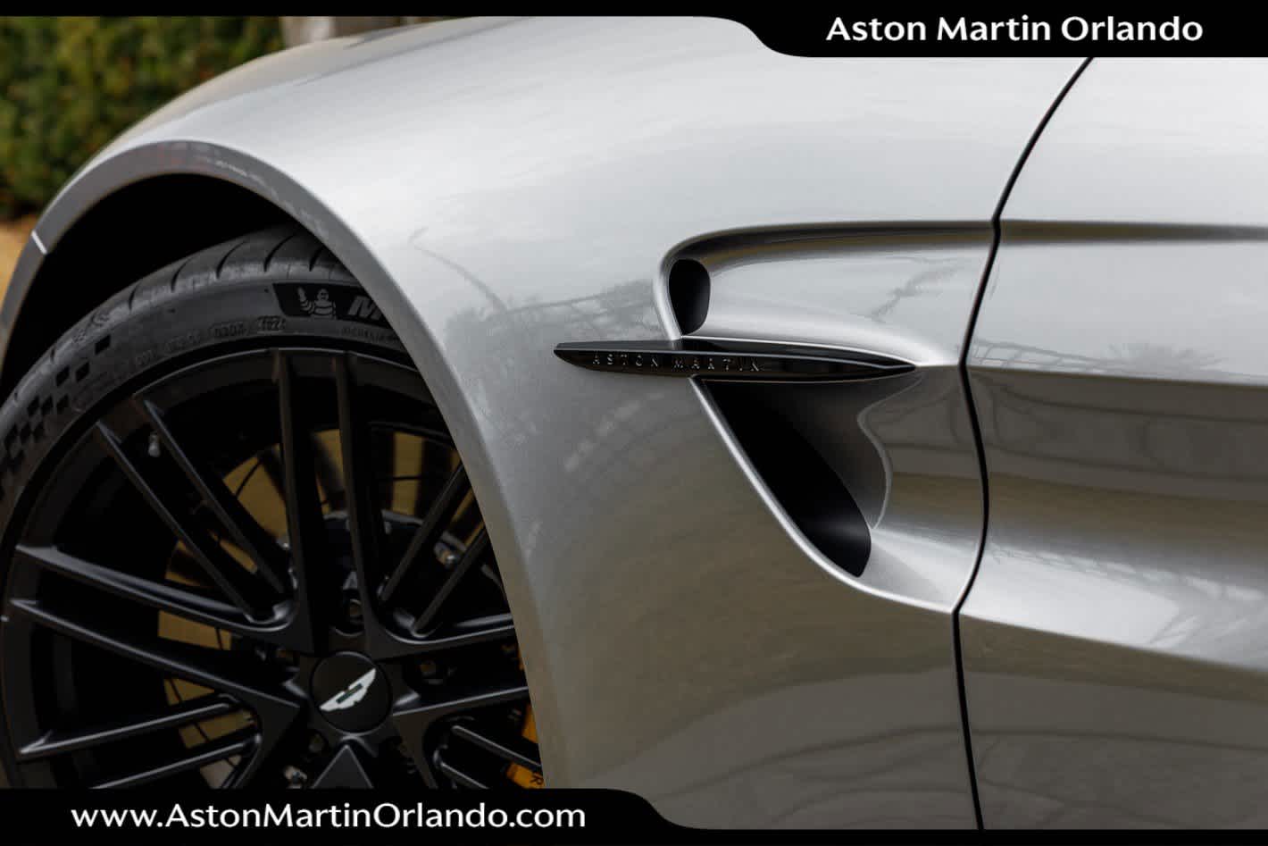 2025 Aston Martin Vantage Base