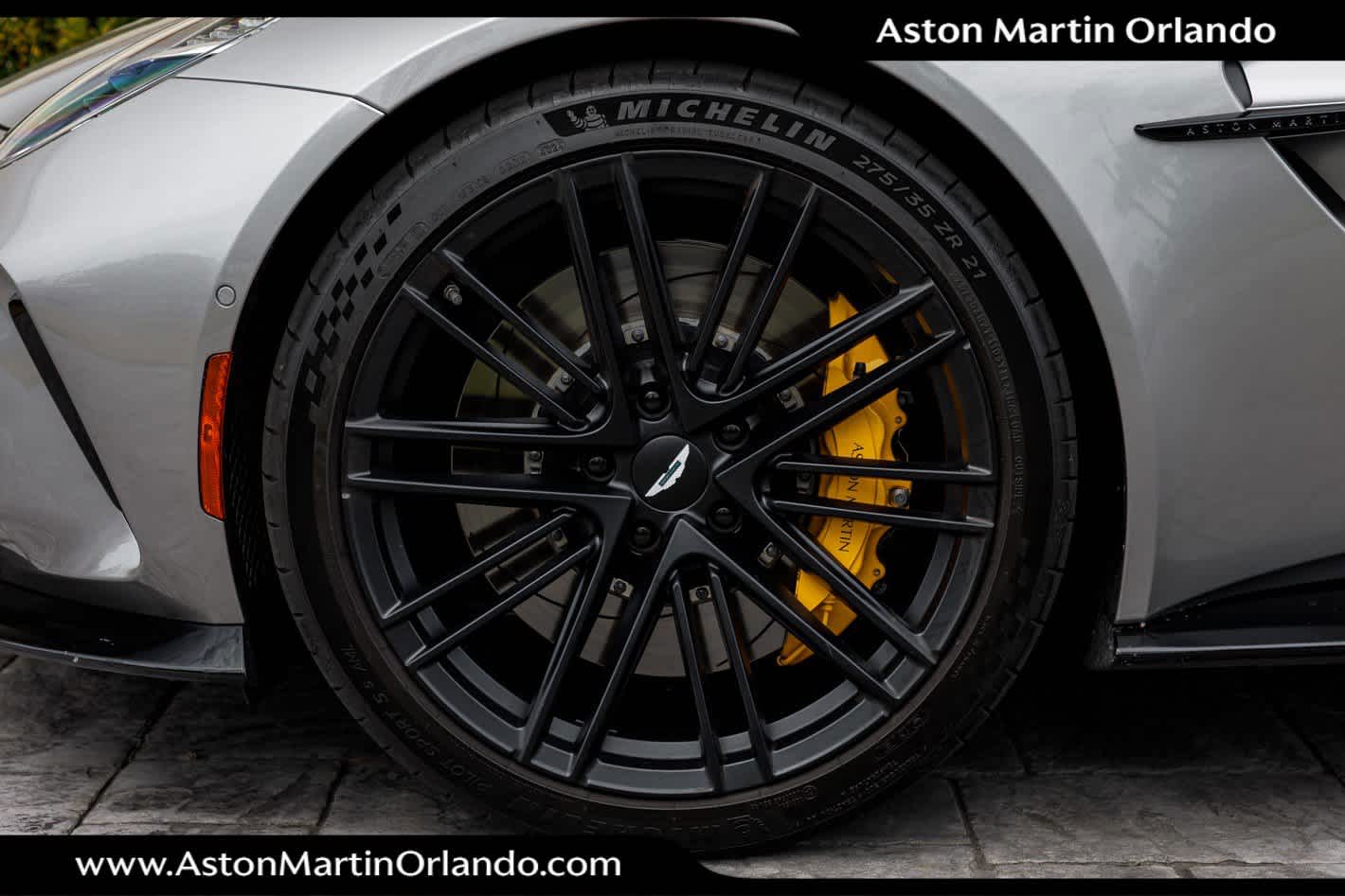 2025 Aston Martin Vantage Base