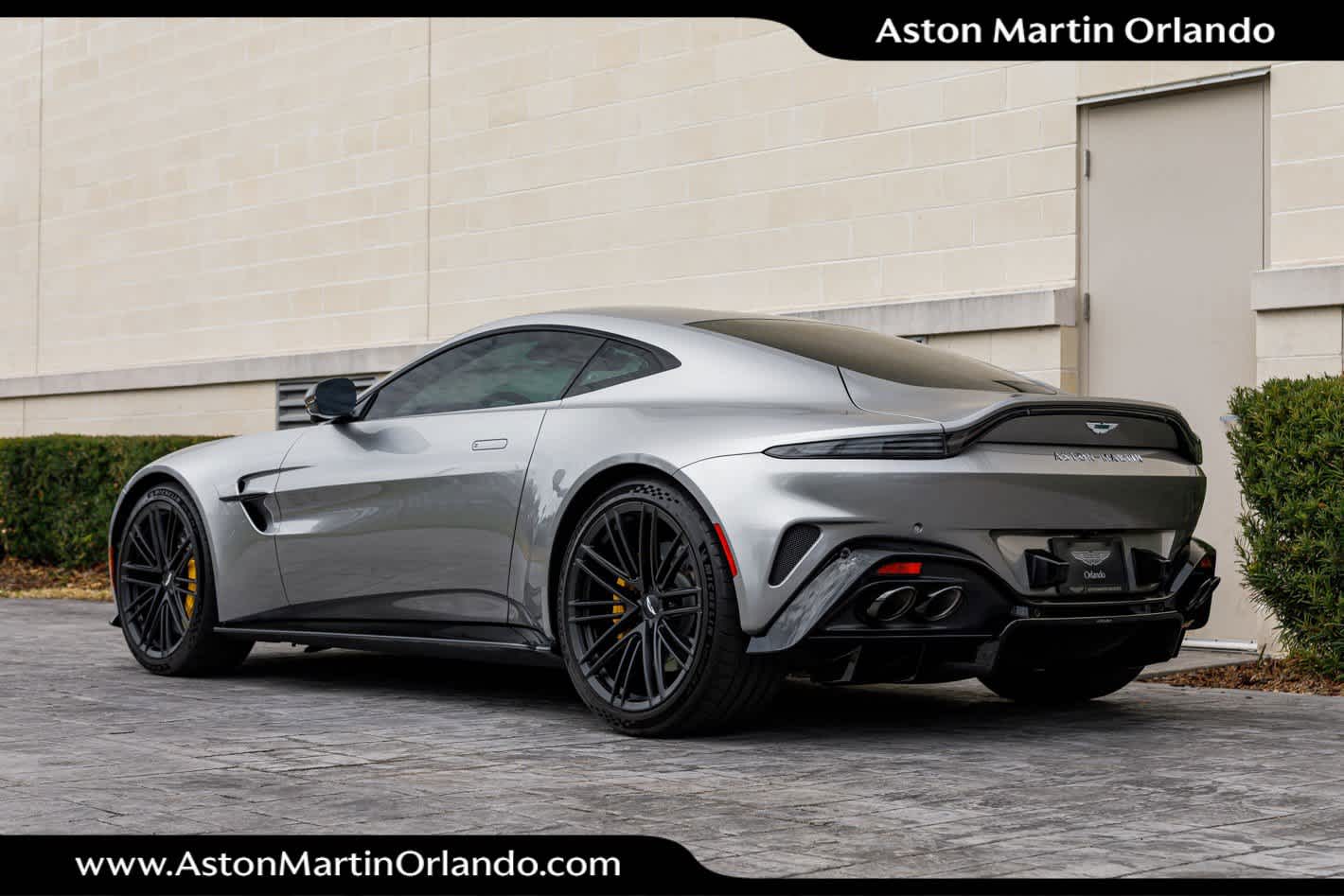 2025 Aston Martin Vantage Base