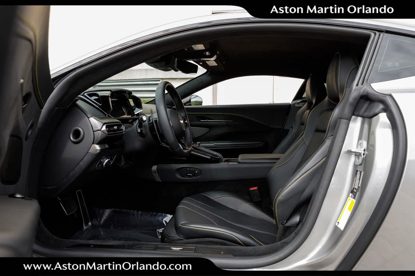 2025 Aston Martin Vantage Base